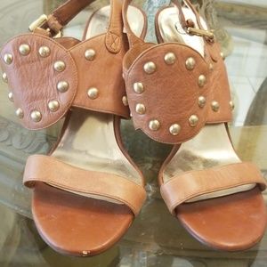 Brownish sandals with gold studs